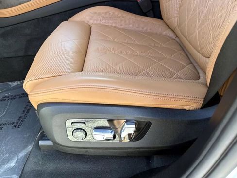 Certified 2024 BMW X7 xDrive40i w/ Executive Package image 21