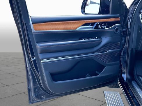 Certified 2024 Jeep Grand Wagoneer L Series III AWD/4WD image 20