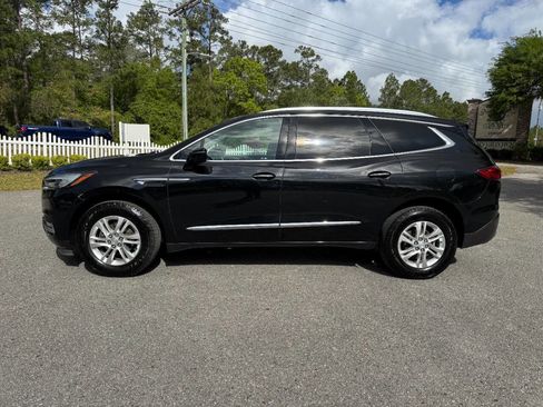 Used 2020 Buick Enclave Essence image 3