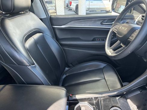 Used 2023 Jeep Grand Cherokee L Limited image 10