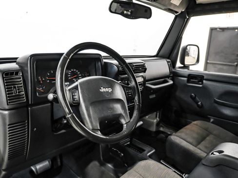 Used 2004 Jeep Wrangler Rubicon w/ Dual Top Group image 19