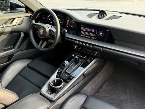 Used 2024 Porsche 911 Carrera 4 image 3