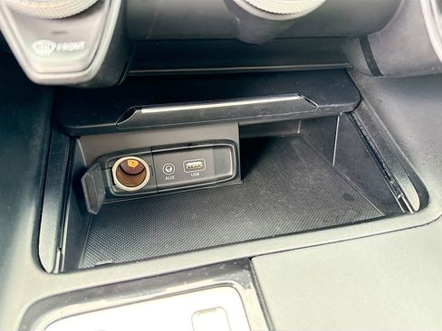 Used 2020 Genesis G70 2.0T image 29