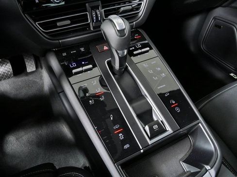 New 2026 Porsche Macan GTS AWD/4WD image 19