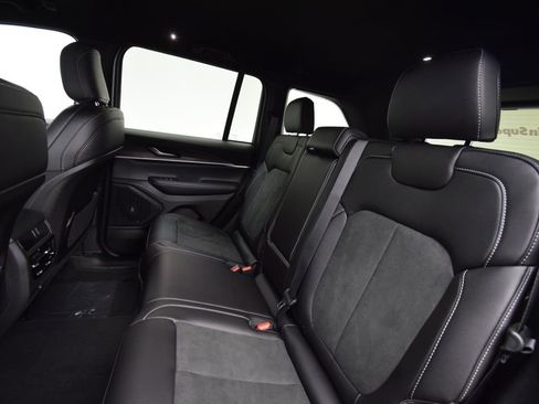 New 2026 Jeep Grand Cherokee 4WD image 33