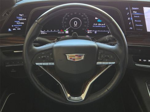 Used 2023 Cadillac Escalade ESV Premium Luxury AWD/4WD image 15