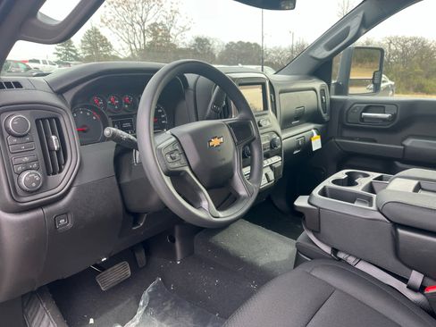 New 2026 Chevrolet Silverado 2500 Custom w/ Z71 Off-Road Package image 16