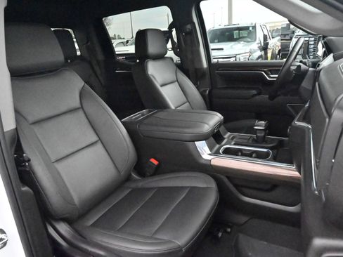 Used 2025 Chevrolet Silverado 1500 RST w/ Convenience Package II image 16