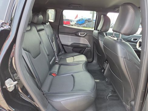 Used 2024 Jeep Compass Latitude AWD/4WD image 14