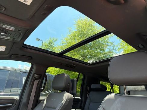 Used 2023 GMC Yukon XL Denali AWD/4WD image 34