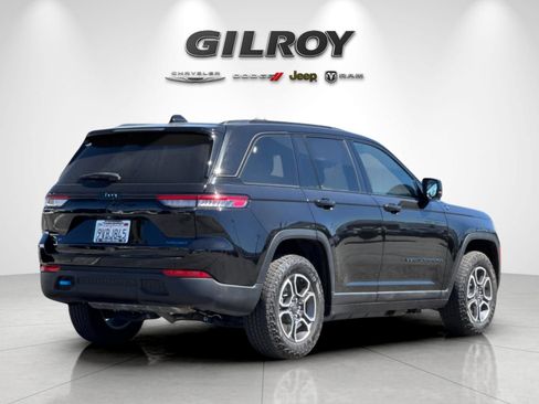 Used 2023 Jeep Grand Cherokee Trailhawk w/ Advanced Protech Group II AWD/4WD image 4