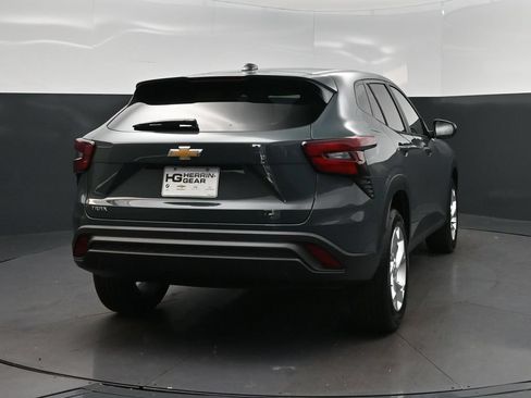 New 2026 Chevrolet Trax LS w/ LS Convenience Package FWD image 7
