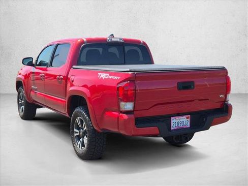 Used 2017 Toyota Tacoma TRD Sport w/ Tow Package RWD image 8