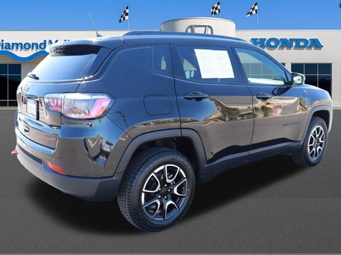 Used 2024 Jeep Compass Trailhawk AWD/4WD image 9