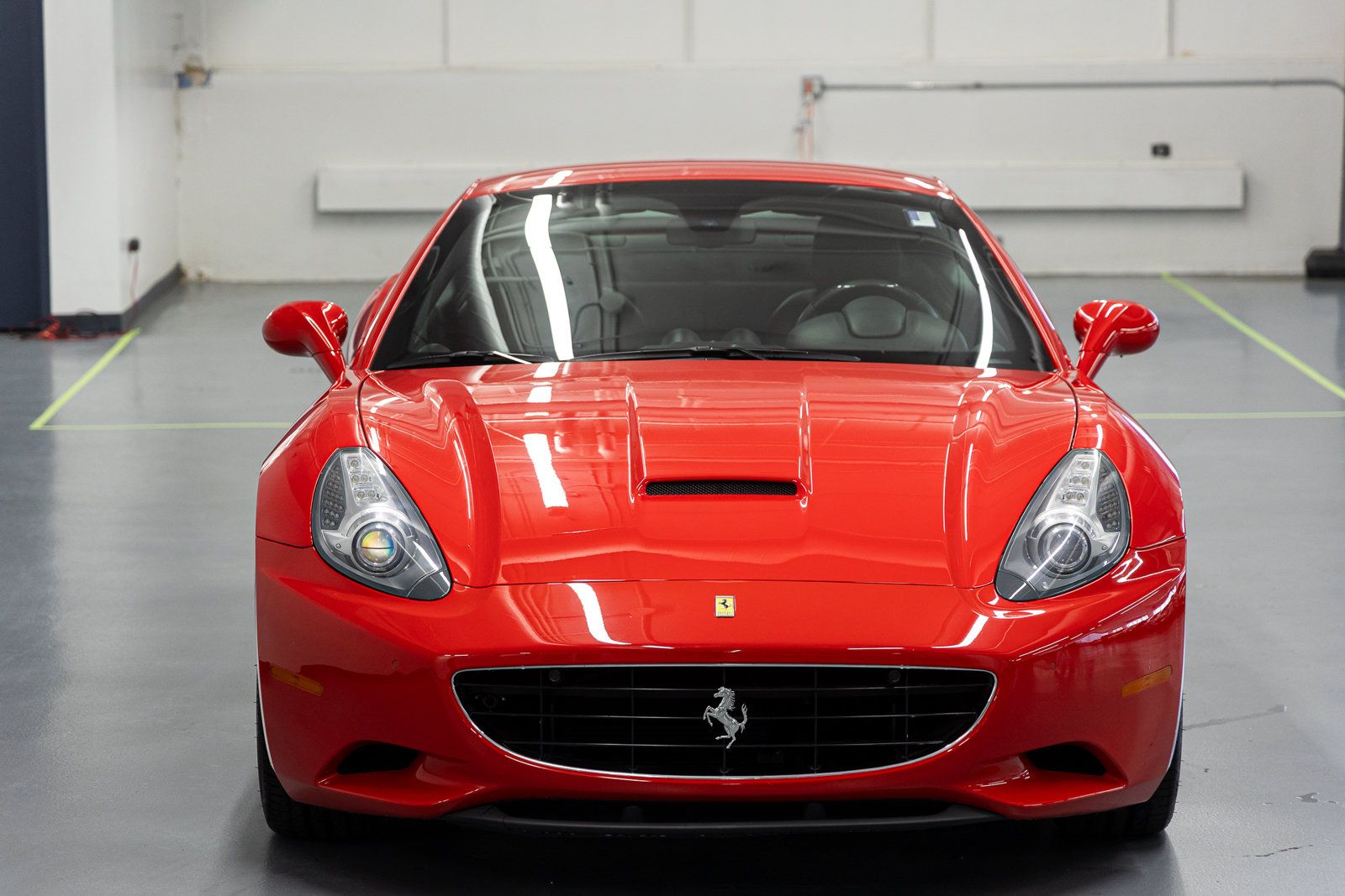 Used 2011 Ferrari California RWD image 10