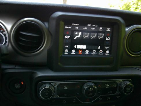 Used 2020 Jeep Wrangler Unlimited Sport S AWD/4WD image 48