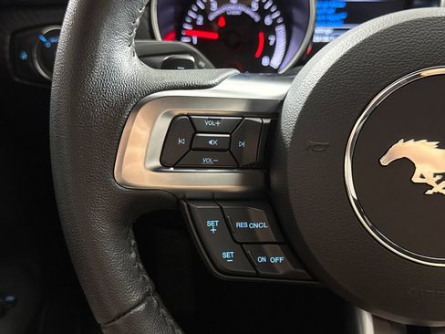 Used 2020 Ford Mustang Coupe RWD image 15