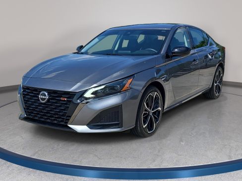 Used 2024 Nissan Altima 2.5 SR AWD/4WD image 1