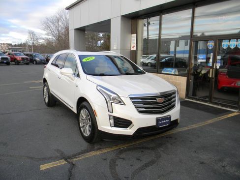 Used 2019 Cadillac XT5 Luxury image 2