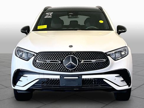 Used 2025 Mercedes-Benz GLC 300 4MATIC image 4