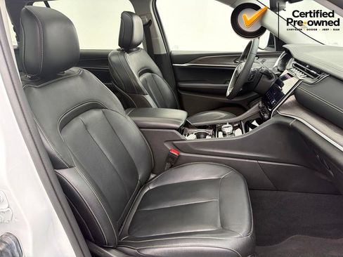 Certified 2023 Jeep Grand Cherokee L Limited w/ Black Appearance Package AWD/4WD image 39