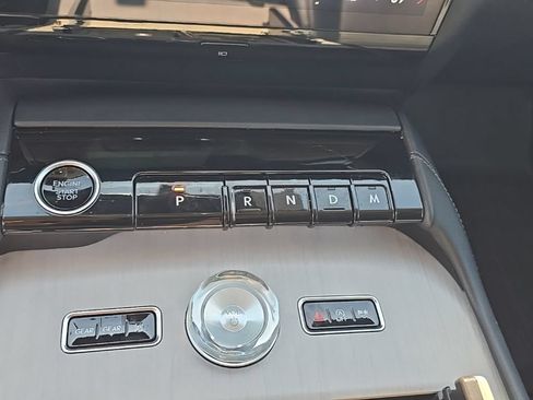 Used 2025 Lincoln Navigator Reserve AWD/4WD image 13