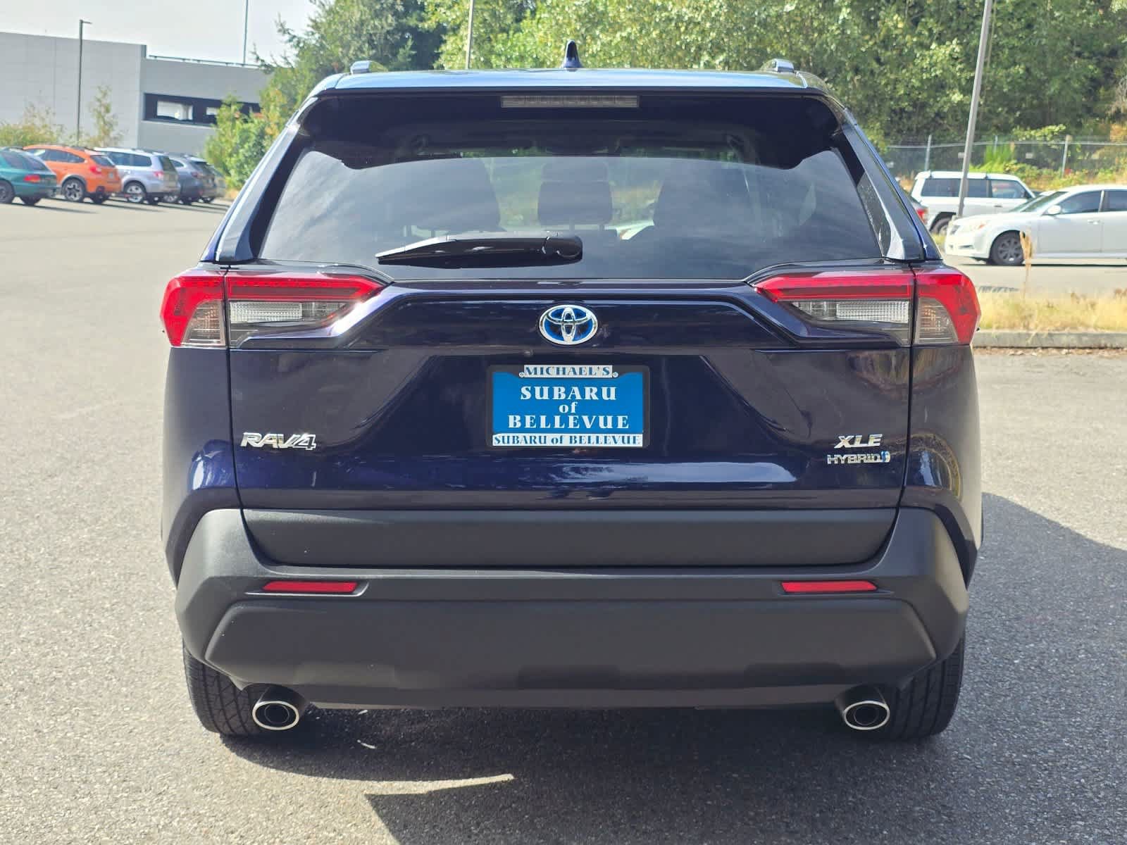 Used 2021 Toyota RAV4 XLE w/ Convenience Package AWD/4WD image 5