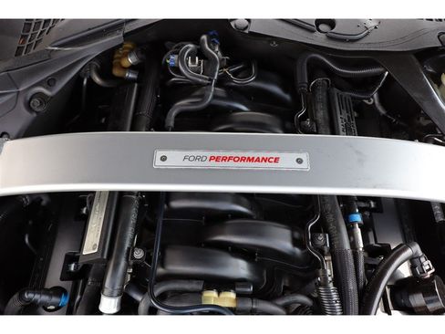Used 2017 Ford Mustang Shelby GT350 RWD image 40