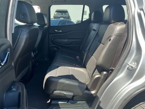 Used 2023 GMC Acadia SLT AWD/4WD image 14