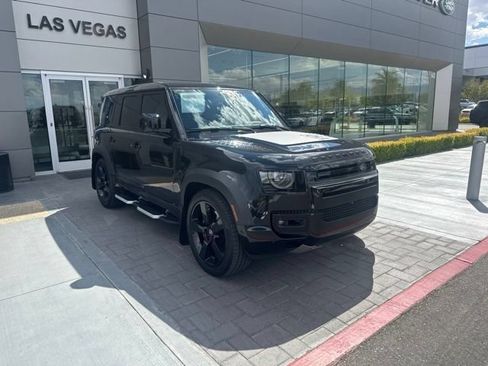 Used 2023 Land Rover Defender 110 V8 AWD/4WD image 3