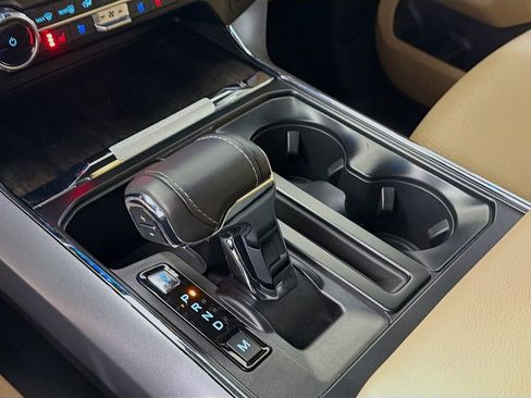 Used 2022 Ford F150 Lariat w/ Max Trailer Tow Package image 19