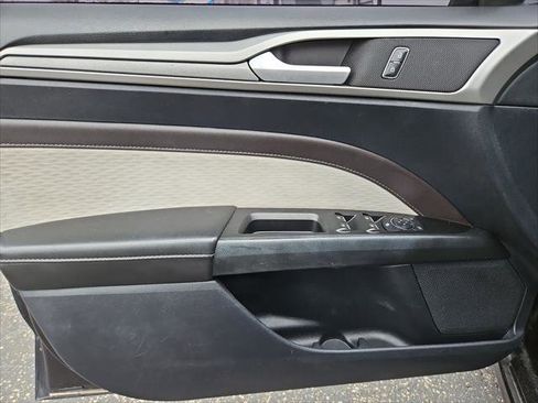 Used 2020 Ford Fusion SE w/ Equipment Group 151A image 10