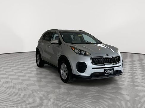 Used 2017 Kia Sportage LX w/ LX Popular Package FWD image 2