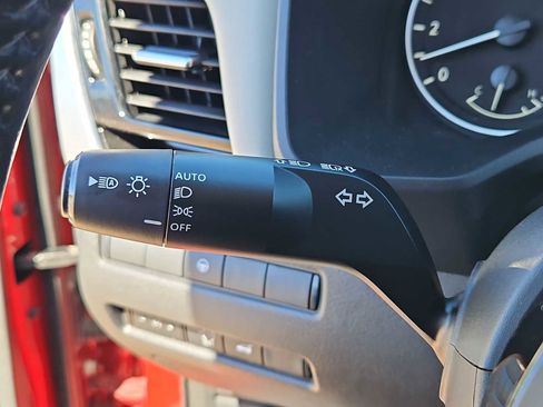 Used 2023 Nissan Rogue SL image 27