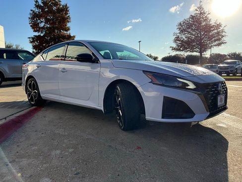 Used 2025 Nissan Altima 2.5 SR image 5