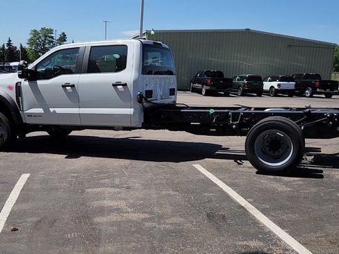 New 2025 Ford F550 4x4 Crew Cab image 5