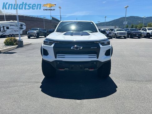 Used 2023 Chevrolet Colorado ZR2 w/ ZR2 Convenience Package III AWD/4WD image 2