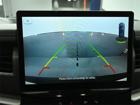 Certified 2023 Ford Expedition XLT image 11