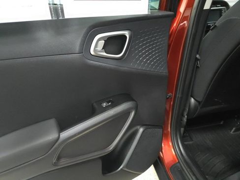 Used 2020 Kia Soul S image 10