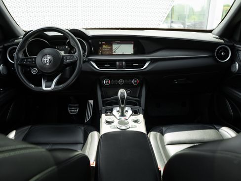 Used 2022 Alfa Romeo Stelvio Ti AWD/4WD image 8