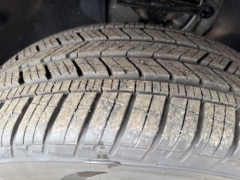 New 2025 Volkswagen Taos SEL image 28