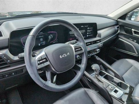 Used 2024 Kia Telluride S w/ S Sunroof Package FWD image 9