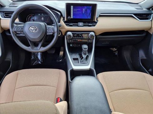 Used 2025 Toyota RAV4 XLE FWD image 17