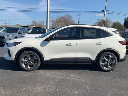 New 2025 Ford Escape ST-Line w/ Equipment Group 301A image 9