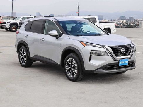Used 2023 Nissan Rogue SV AWD/4WD image 3