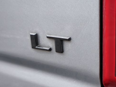 Used 2021 Chevrolet Silverado 1500 LT Trail Boss w/ LPO, Dark Essentials Package AWD/4WD image 27