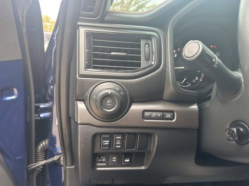 Used 2021 Nissan Titan PRO-4X w/ Pro-4x Convenience Package image 32