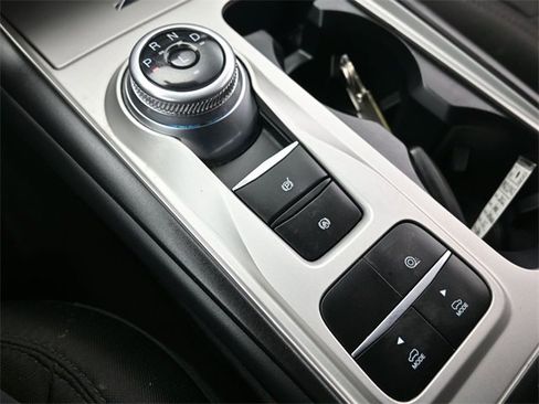 Used 2022 Ford Explorer XLT image 16