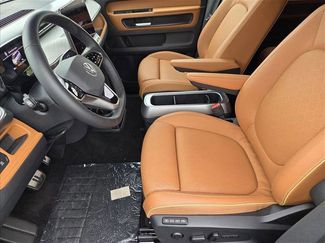 New 2025 Volkswagen ID. Buzz Pro S video 4