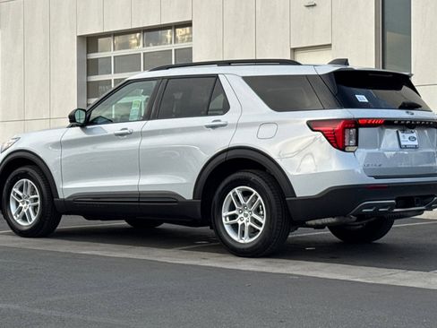 New 2026 Ford Explorer Active image 5